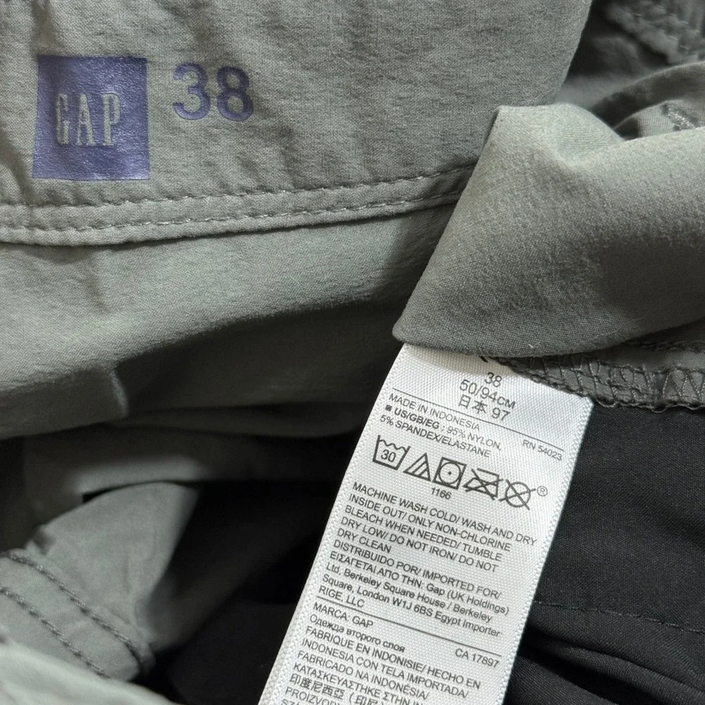 Gap Tech Short Pavement Gray 38
